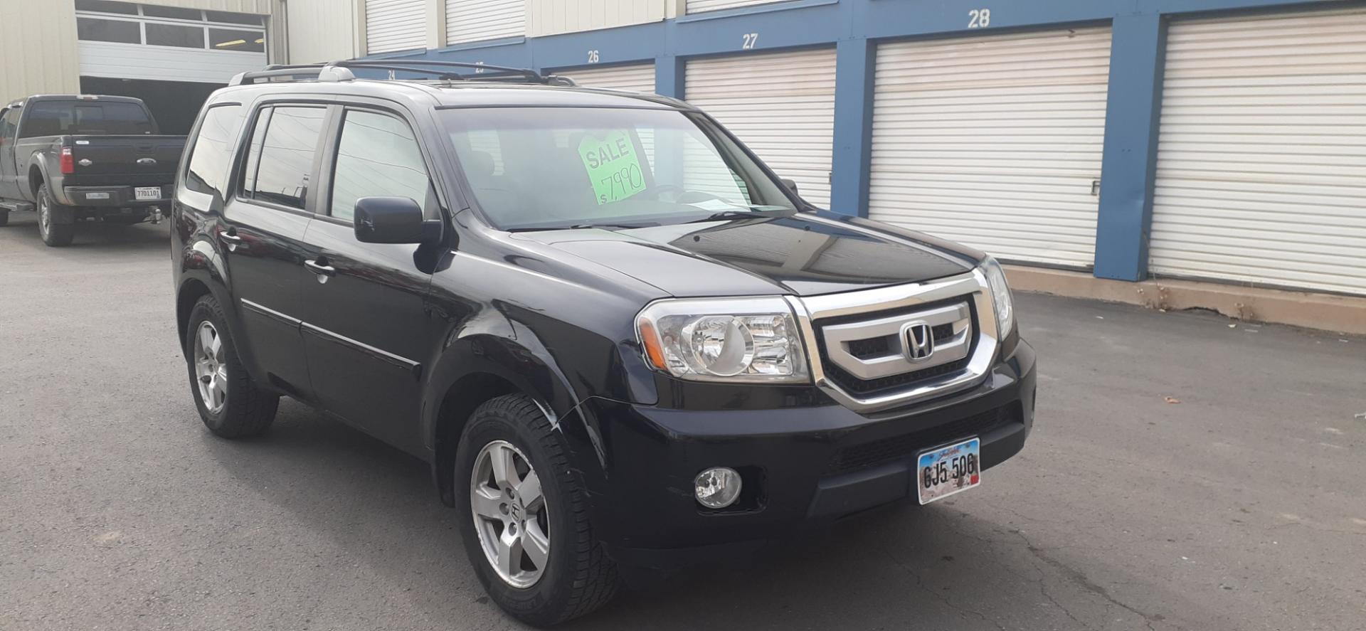 2011 Honda Pilot EX-L 4WD 5-Spd AT (5FNYF4H55BB) with an 3.5L V6 SOHC 24V engine, 5-Speed Automatic transmission, located at 2015 Cambell Street, Rapid City, SD, 57701, (605) 342-8326, 44.066433, -103.191772 - CARFAX AVAILABLE - Photo#5